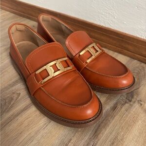 Rockport Women's Cognac loafer with gold detail